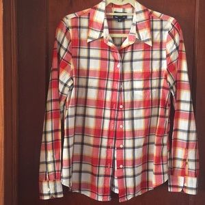 Plaid boyfriend fit shirt.